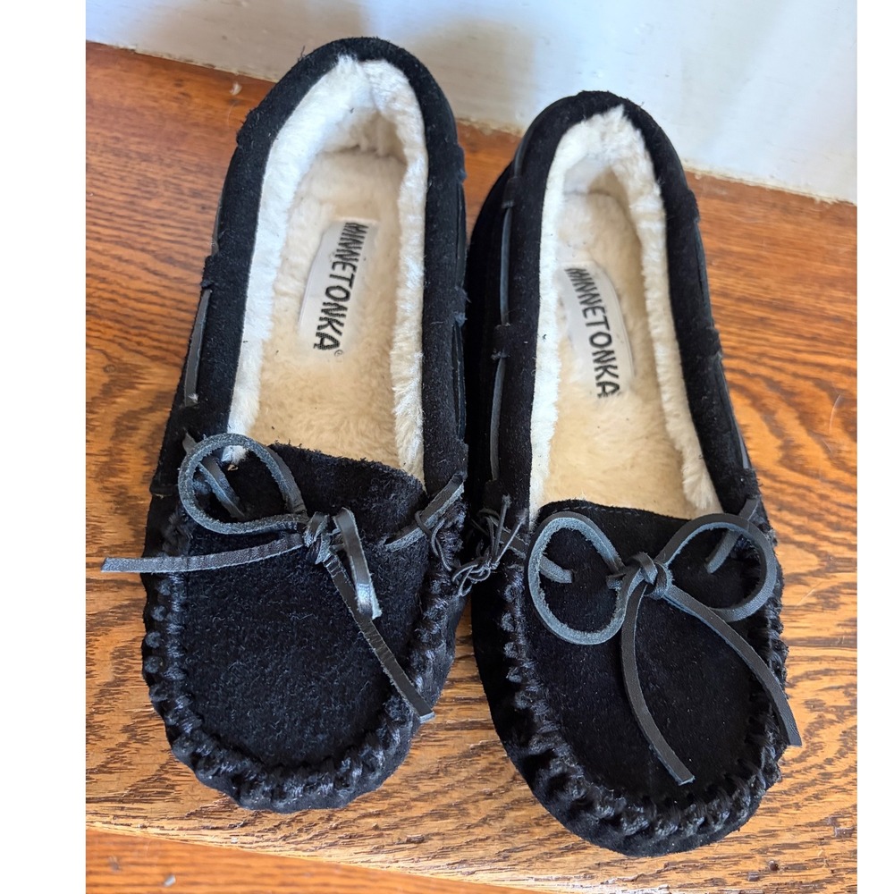Minnetonka Cally Black Suede Moccasin Slippers Faux Fur‎ Lined 5M